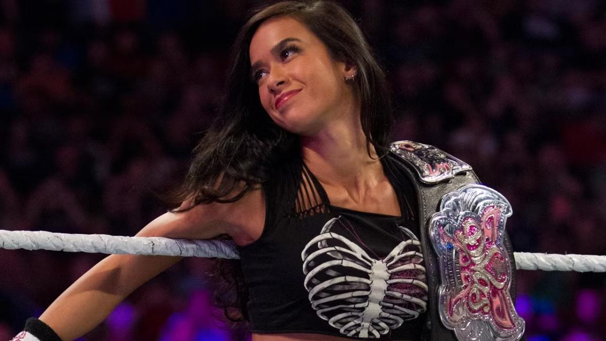 WWE Hall Of Famer Recalls Trading Personal Shots With AJ Lee