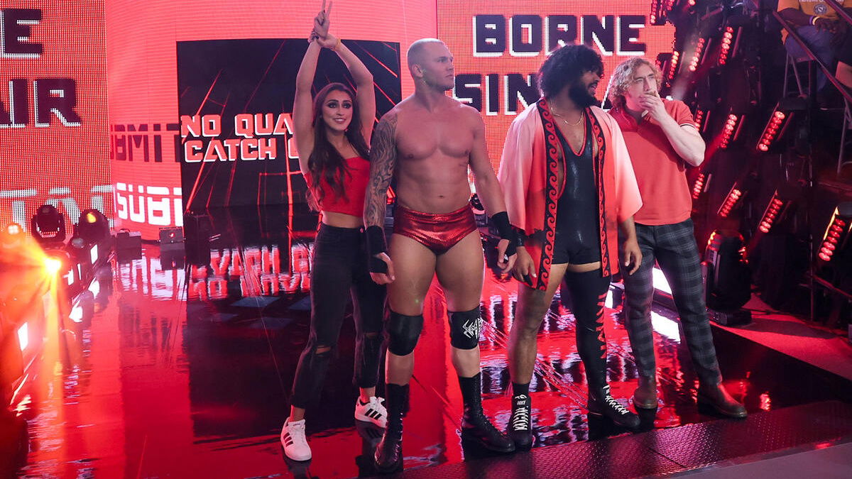 WWE Quarter Catch Crew Fact