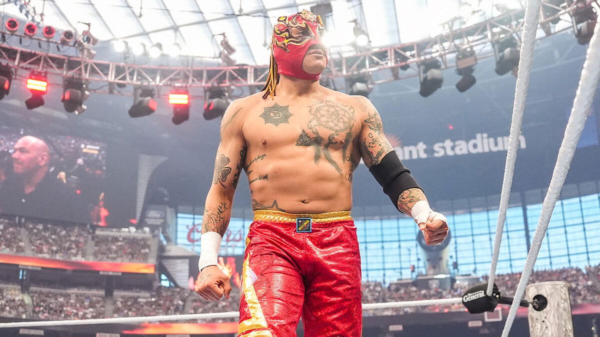 Rey Fenix Calls For WWE Singles Match Against SmackDown Star