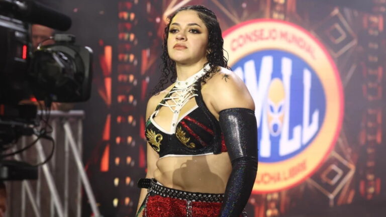 CMLL Women's World Champion Persephone