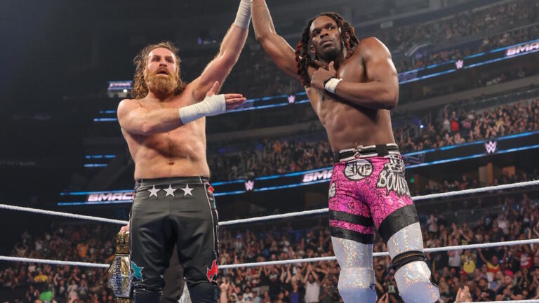 Je'Von Evans and Sami Zayn on WWE SmackDown