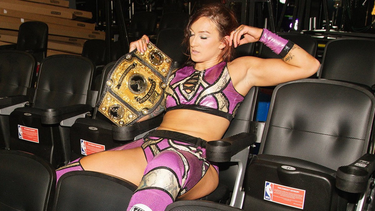 Kris Statlander with the AEW Women's World Championship