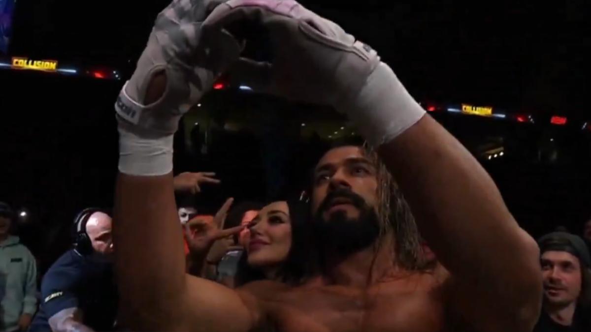 Andrade El Idolo Reveals Origins Of Female Fan Selfie Spot During AEW Matches