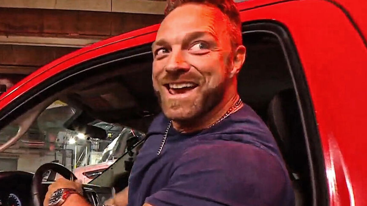 LA Knight Reflects On Driving Ambulance On WWE Raw