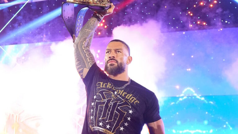 WWE World Heavyweight Champion Roman Reigns