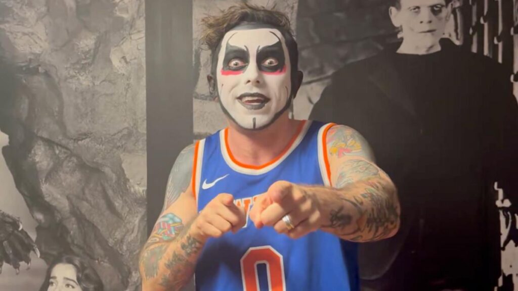 WWE star Danhausen wearing a New York Knicks jersey