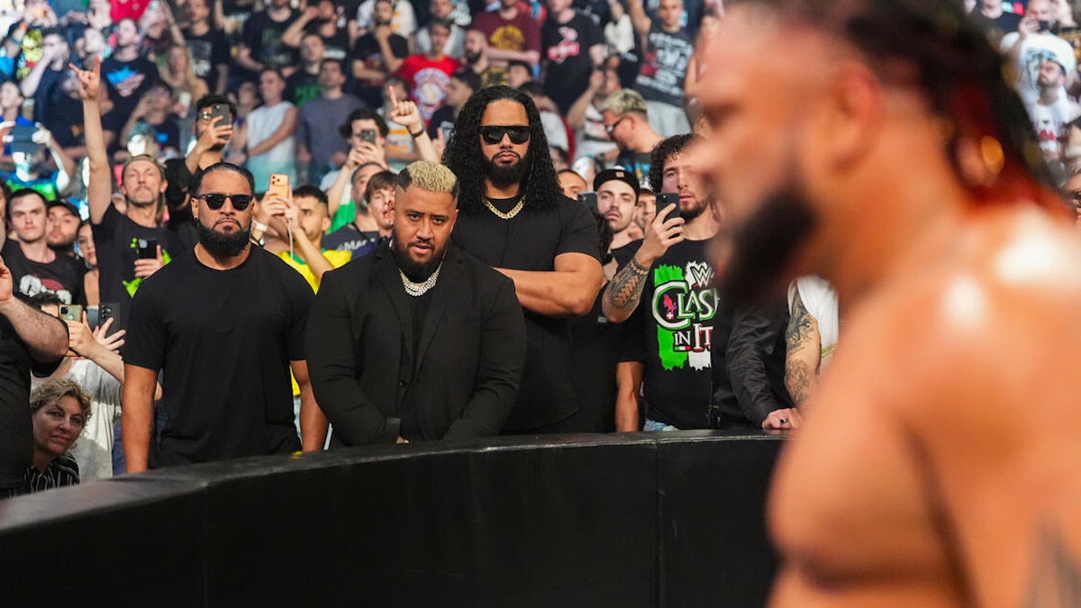 WWE's Solo Sikoa, Talla Tonga and Tama Tonga watching Jacob Fatu at Clash in Italy