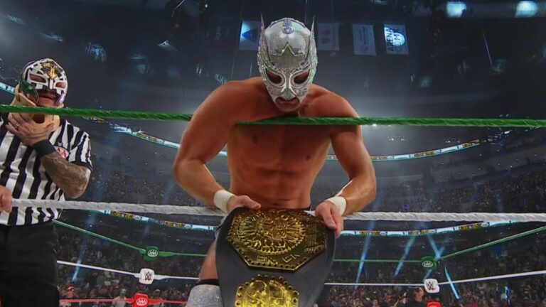 WWE AAA mega Champion El Grande Americano