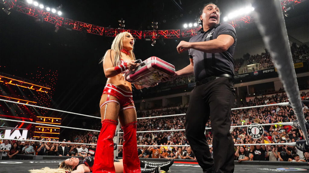 WWE's Tiffany Stratton and Liv Morgan.